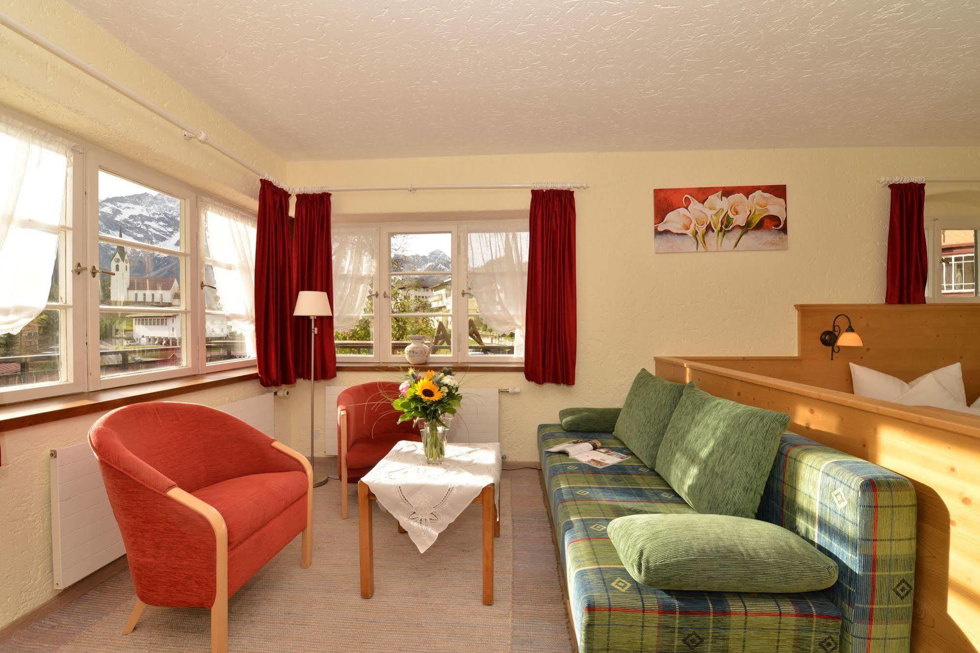Adler Garni Hotel
